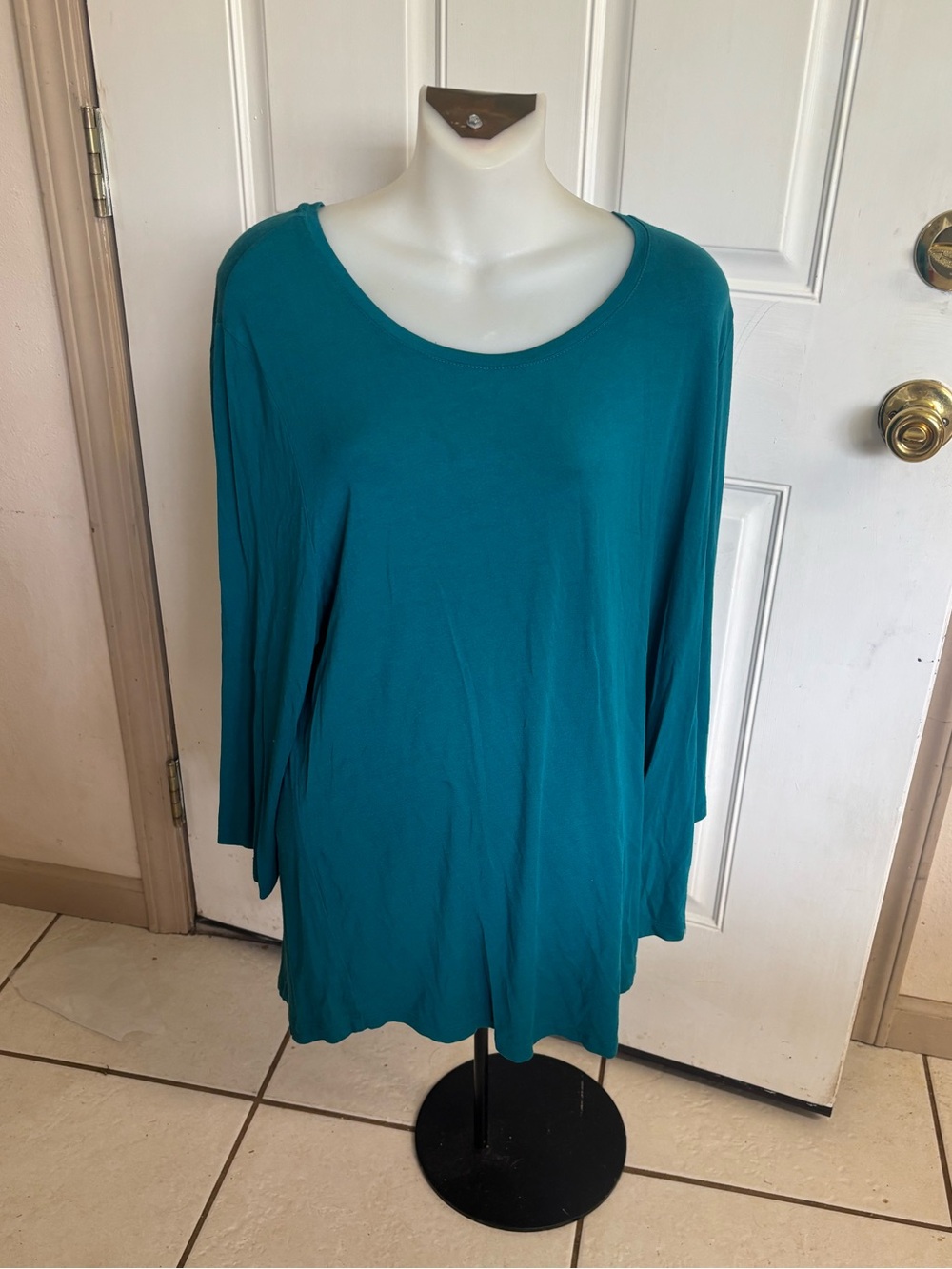 XL JM Collection Solid Blue isle Scoop neck 3/4 sleeve pullover Top.
